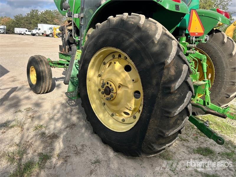 John Deere 2WD Tractor Traktori