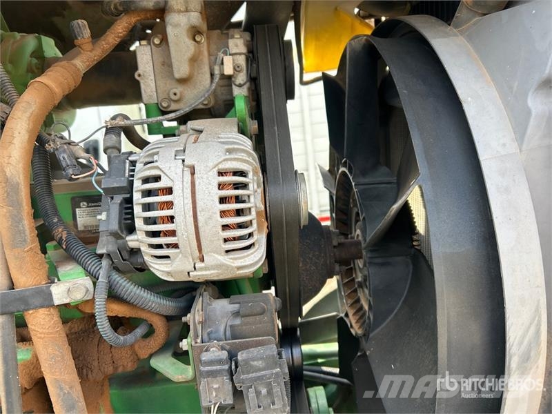 John Deere 2WD Tractor Traktori