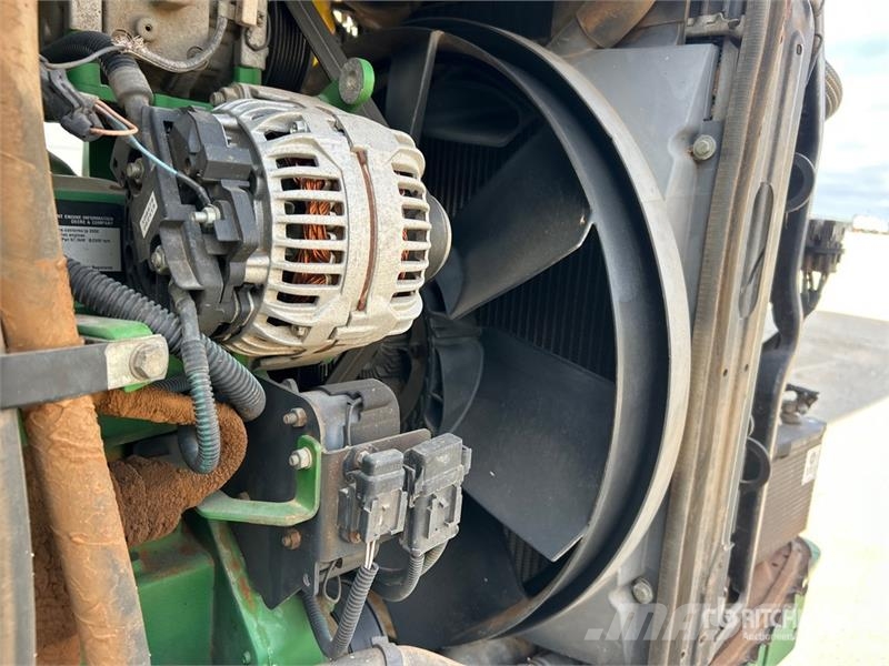 John Deere 2WD Tractor Traktori