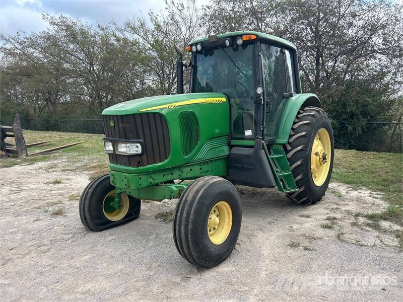 John Deere 2WD Tractor Traktori