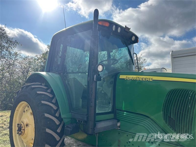 John Deere 2WD Tractor Traktori