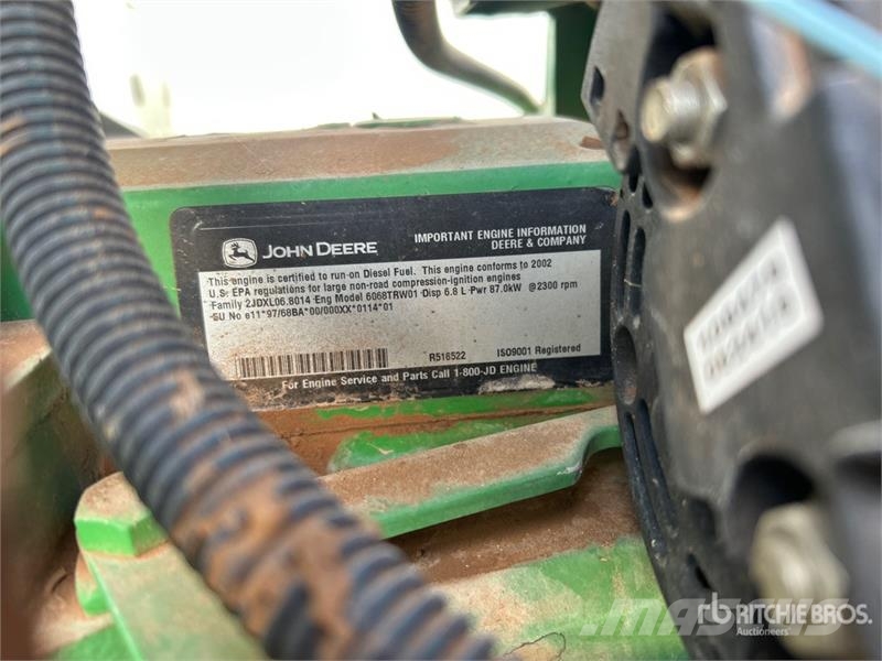 John Deere 2WD Tractor Traktori