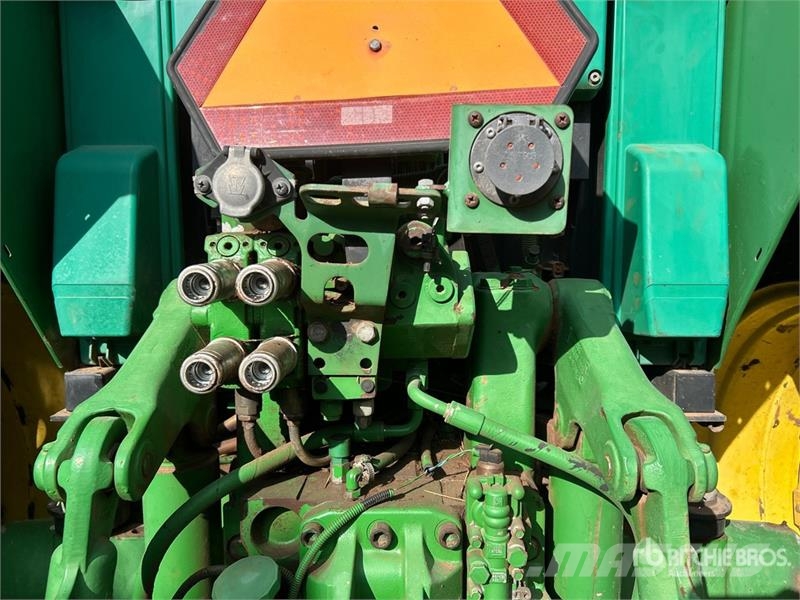 John Deere 2WD Tractor Traktori