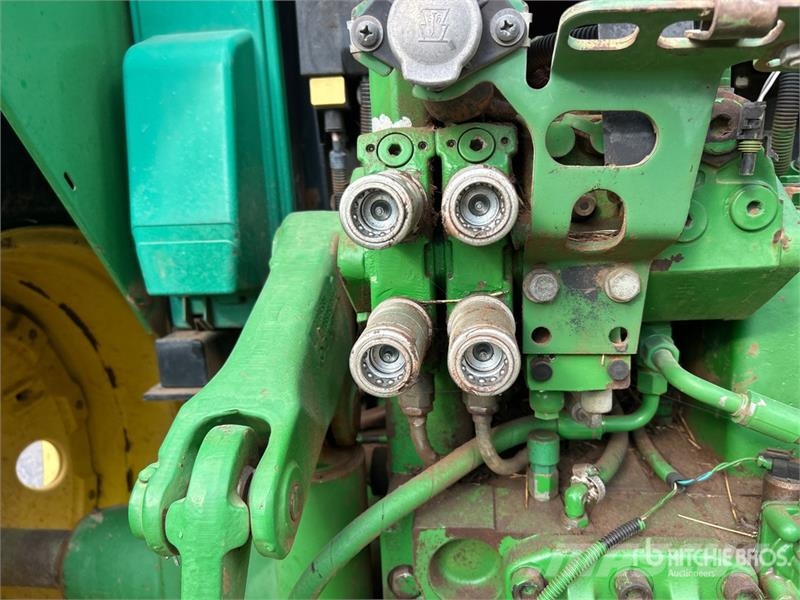 John Deere 2WD Tractor Traktori