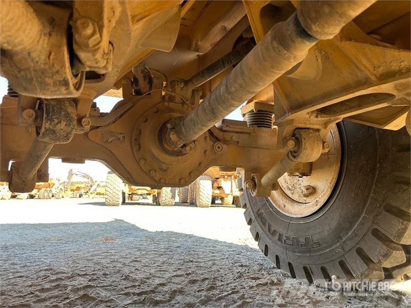 John Deere 300D 铰接式自卸车