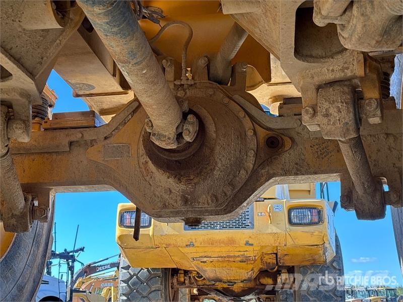 John Deere 300D Artikulētie pašizgāzēji