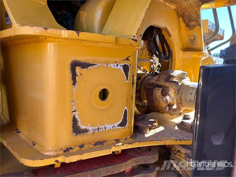 John Deere 300D Artikulētie pašizgāzēji