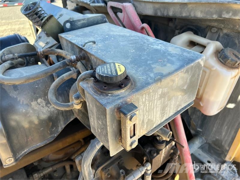 John Deere 300D 铰接式自卸车