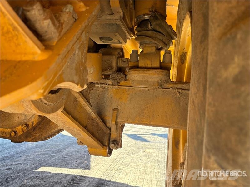 John Deere 300D Artikulētie pašizgāzēji