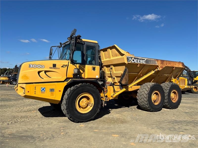 John Deere 300D Artikulētie pašizgāzēji