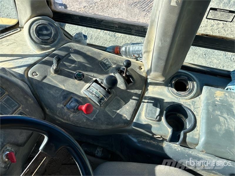 John Deere 300D 铰接式自卸车