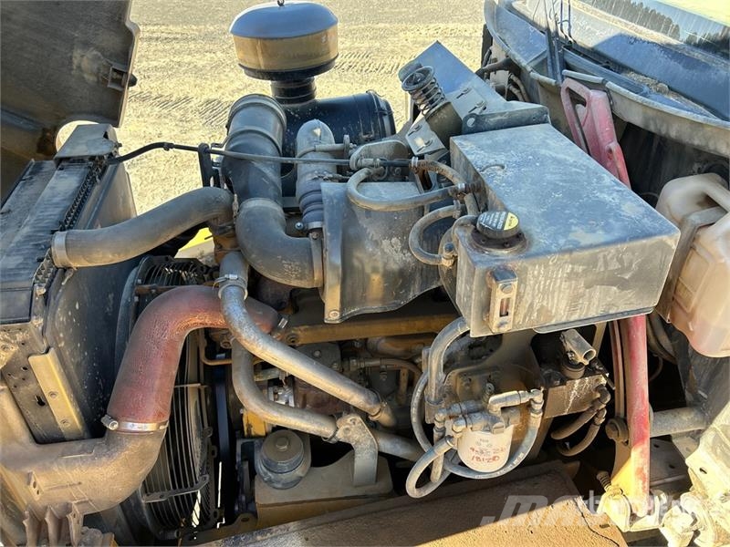 John Deere 300D 铰接式自卸车
