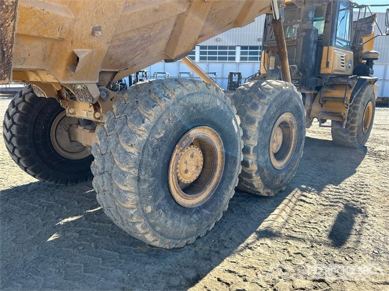 John Deere 300D 铰接式自卸车