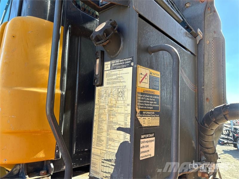 John Deere 300D Artikulētie pašizgāzēji