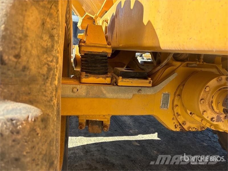 John Deere 300D Artikulētie pašizgāzēji