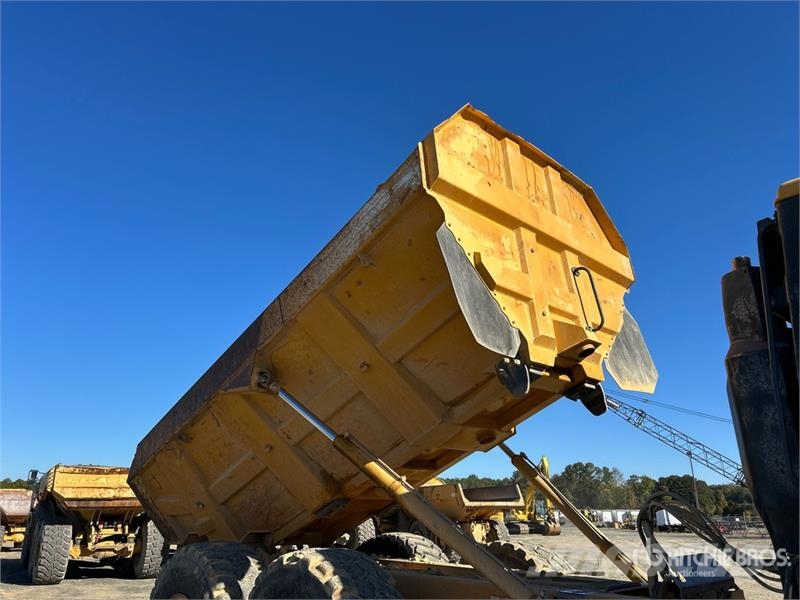 John Deere 300D 铰接式自卸车
