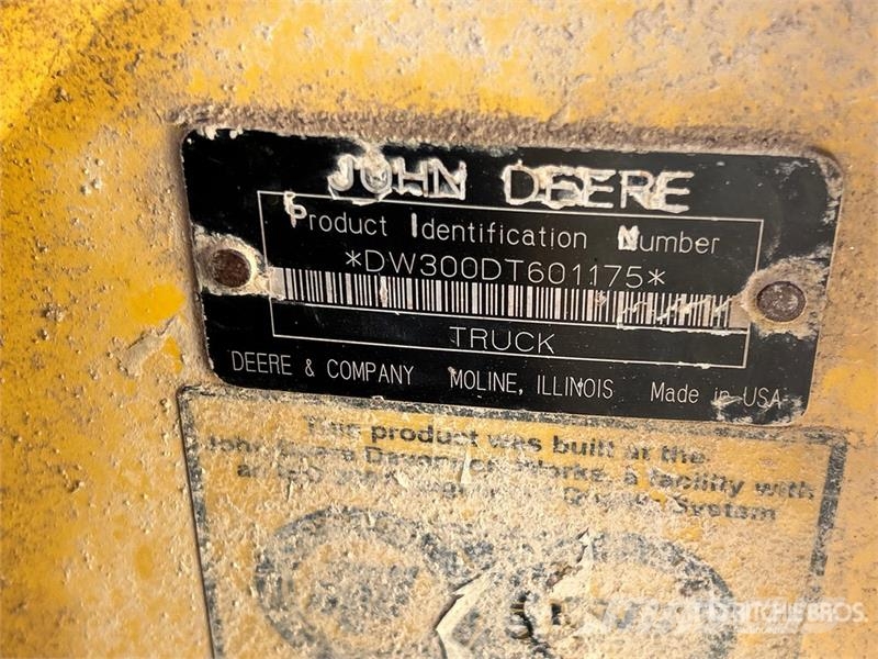 John Deere 300D 铰接式自卸车