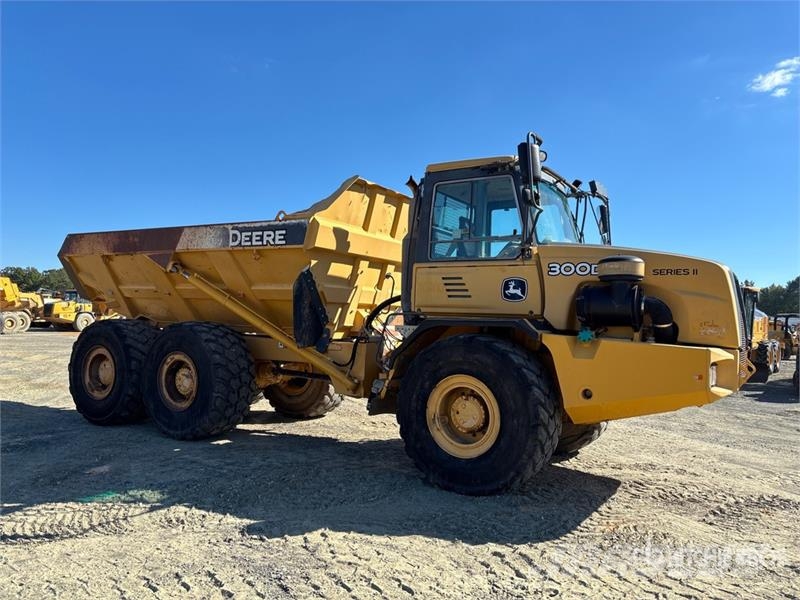 John Deere 300D Artikulētie pašizgāzēji