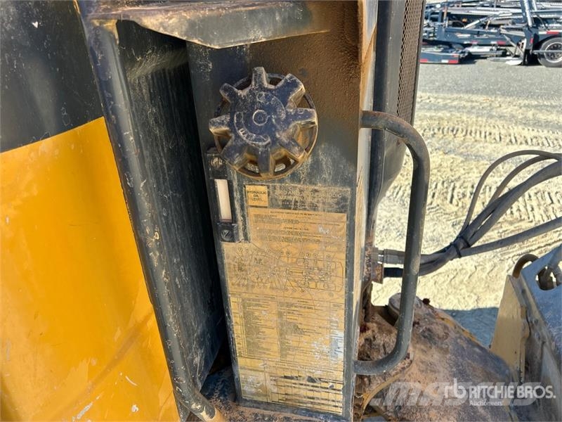 John Deere 300D 铰接式自卸车