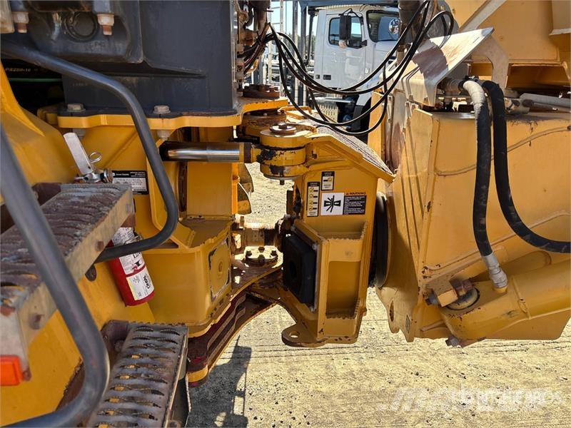 John Deere 300D Artikulētie pašizgāzēji