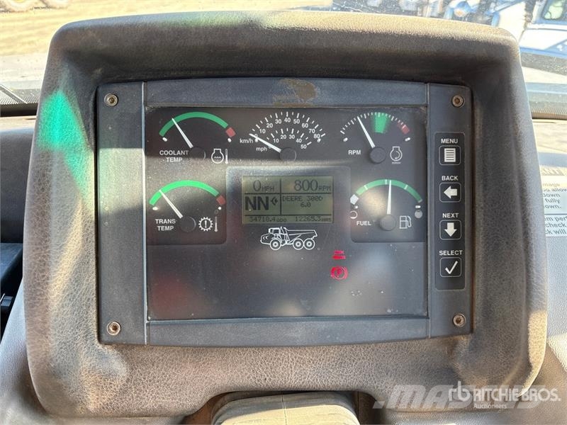 John Deere 300D Artikulētie pašizgāzēji