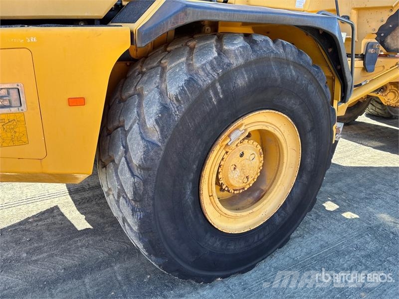 John Deere 300D Artikulētie pašizgāzēji