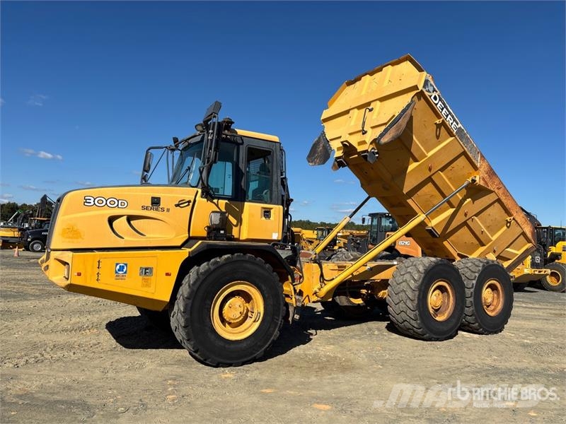 John Deere 300D Artikulētie pašizgāzēji
