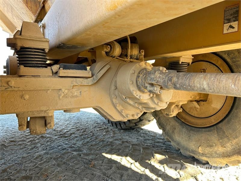 John Deere 300D 铰接式自卸车
