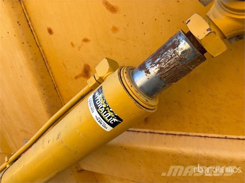 John Deere 300D Artikulētie pašizgāzēji