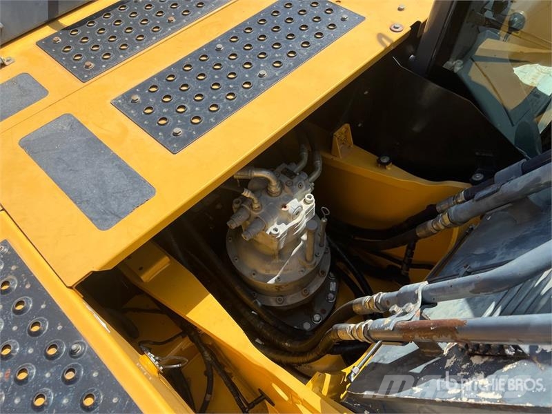 John Deere 300G LC Long Reach Tracked Excavator Paletli ekskavatörler