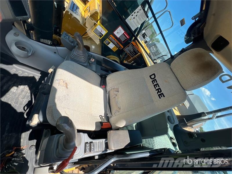 John Deere 300G LC Long Reach Tracked Excavator Paletli ekskavatörler