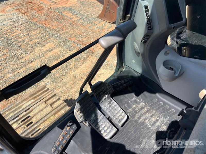 John Deere 300G LC Long Reach Tracked Excavator Paletli ekskavatörler