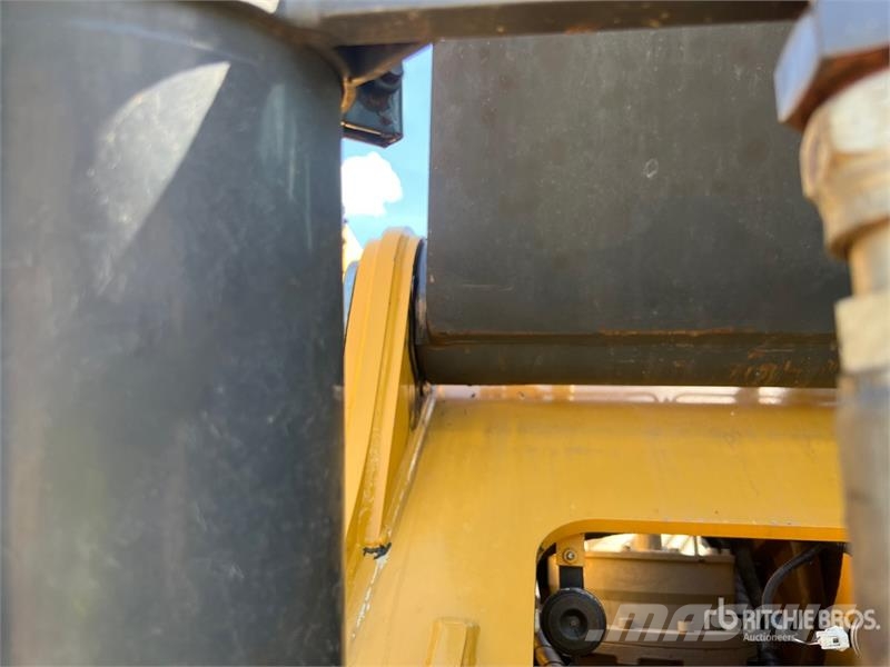 John Deere 300G LC Long Reach Tracked Excavator Paletli ekskavatörler
