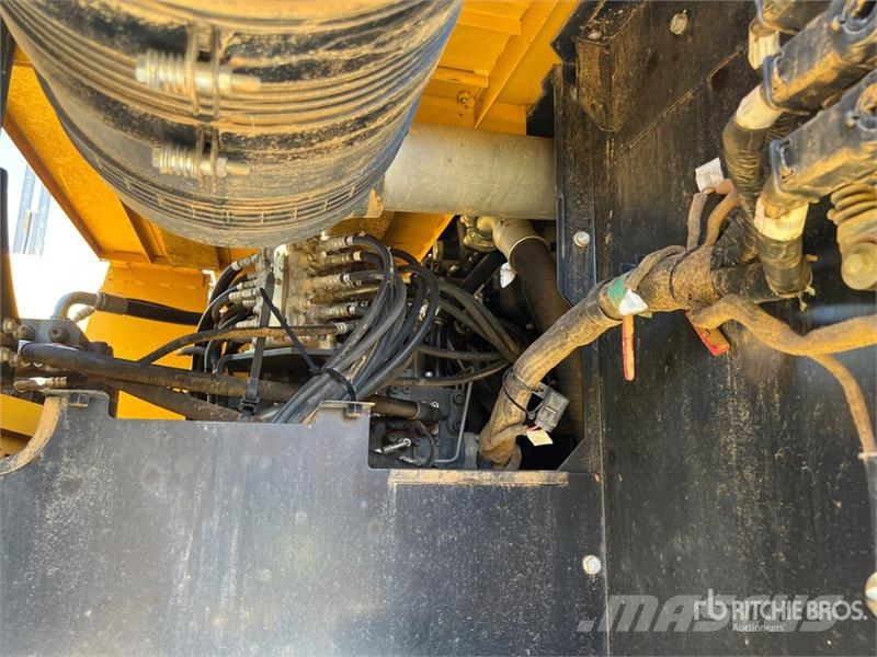 John Deere 300G LC Long Reach Tracked Excavator Paletli ekskavatörler