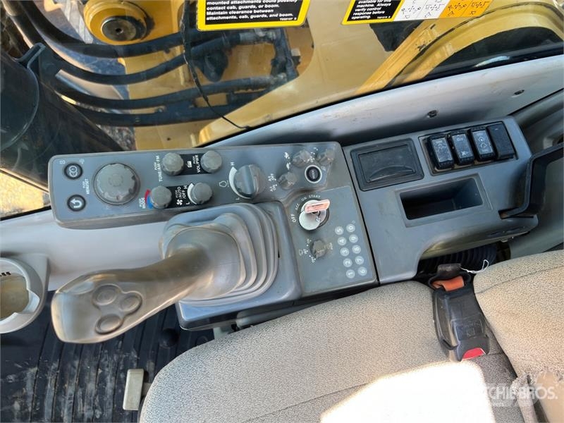 John Deere 300G LC Long Reach Tracked Excavator Paletli ekskavatörler
