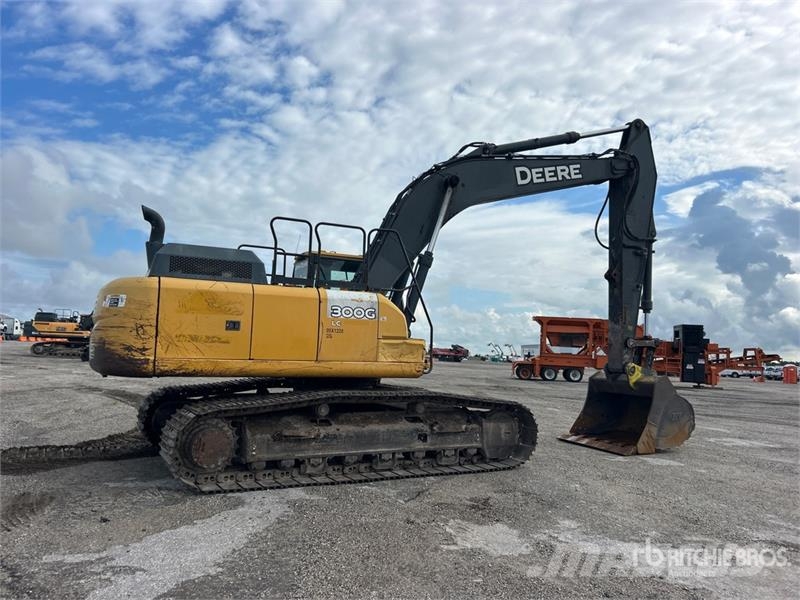 John Deere 300G LC Tracked Excavator Raupenbagger
