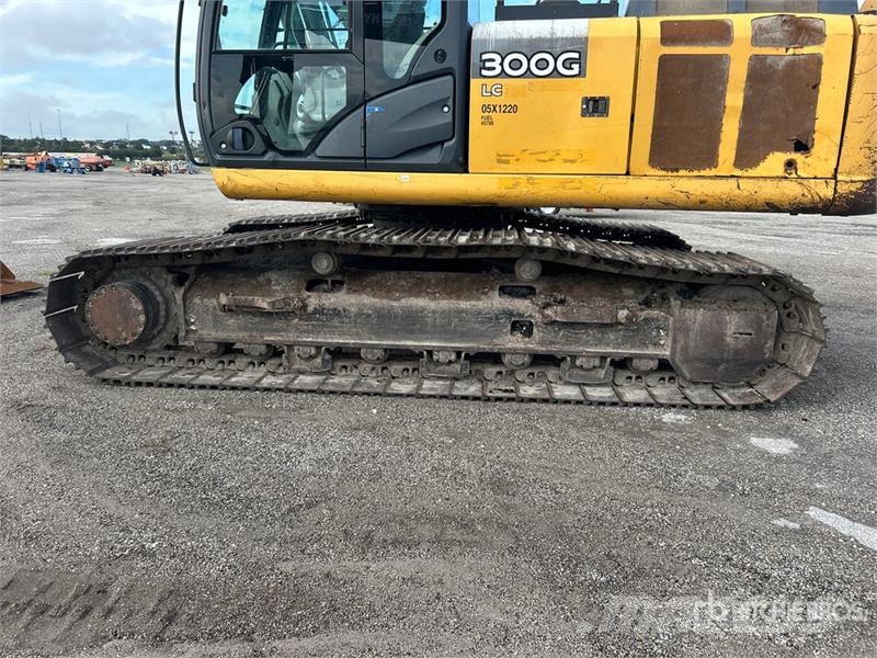 John Deere 300G LC Tracked Excavator Raupenbagger