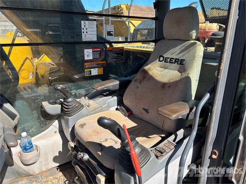 John Deere 300G LC Tracked Excavator 履带挖掘机