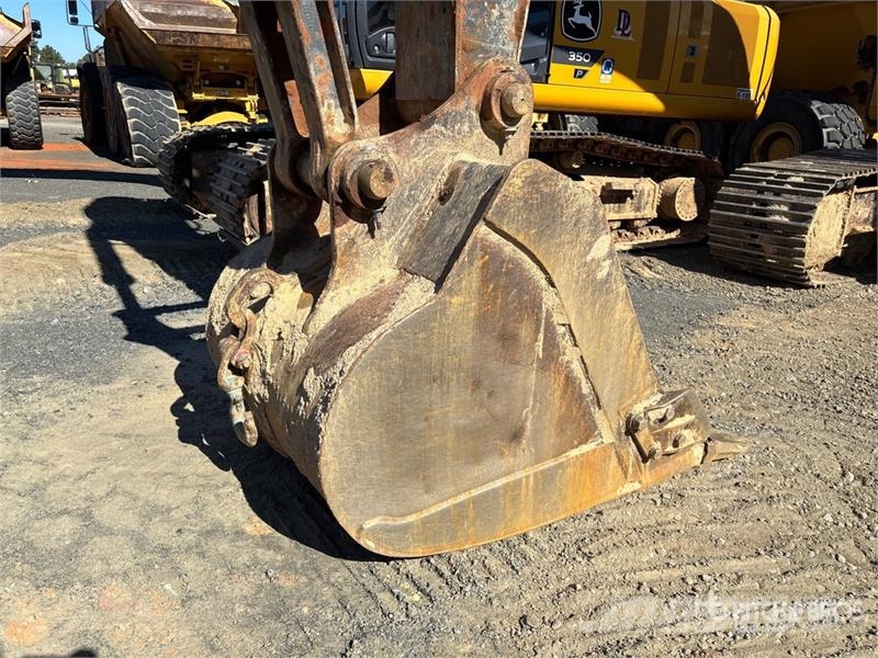 John Deere 300G LC Tracked Excavator 履带挖掘机