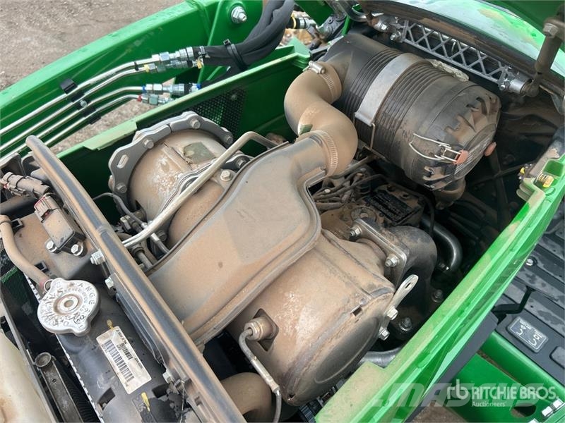 John Deere 3032E 4WD Utility Tractor Трактори