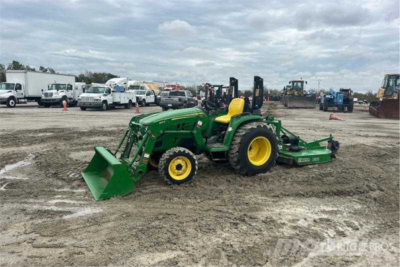 John Deere 3032E 4WD Utility Tractor Трактори