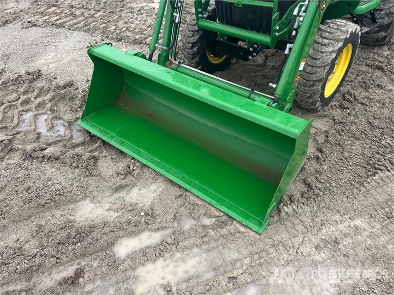 John Deere 3032E 4WD Utility Tractor Трактори