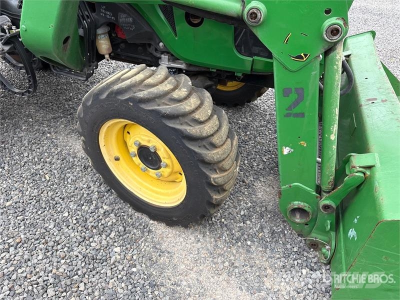 John Deere 3032E 4WD Utility Tractor Kompaktni (mali) traktori