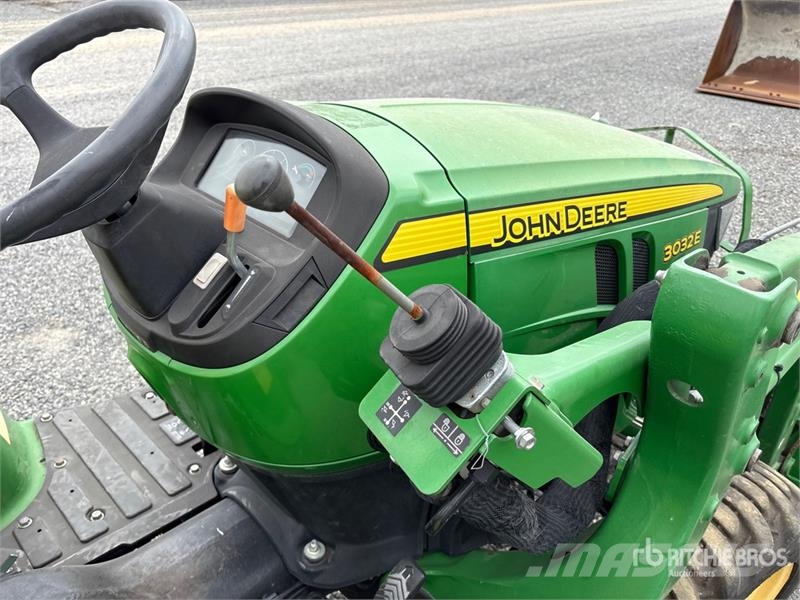John Deere 3032E 4WD Utility Tractor Kompaktni (mali) traktori