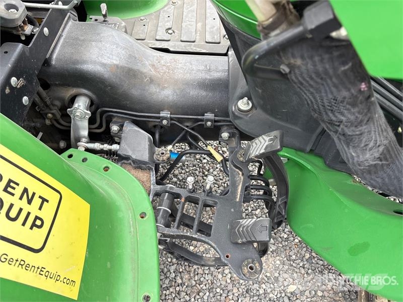 John Deere 3032E 4WD Utility Tractor Kompaktni (mali) traktori