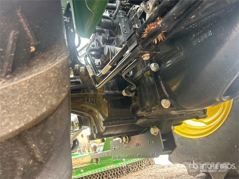 John Deere 3032E 4WD Utility Tractor Трактори
