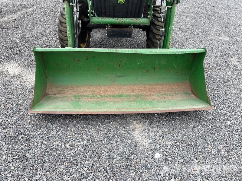 John Deere 3032E 4WD Utility Tractor Kompaktni (mali) traktori