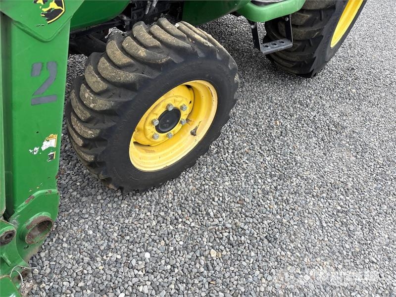 John Deere 3032E 4WD Utility Tractor Kompaktni (mali) traktori