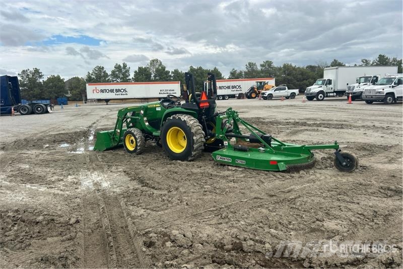 John Deere 3032E 4WD Utility Tractor Трактори