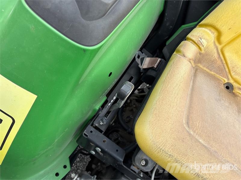 John Deere 3032E 4WD Utility Tractor Kompaktni (mali) traktori